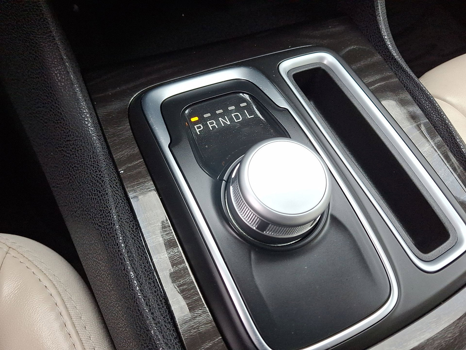 Used 2015 Chrysler 300 Limited RWD image 12