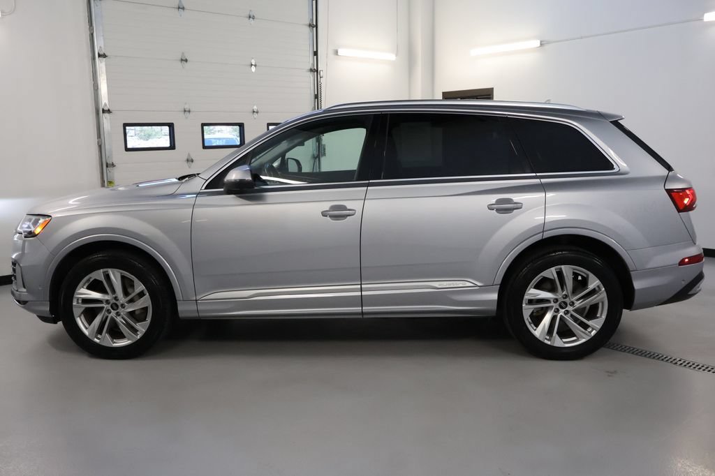 Used 2022 Audi Q7 3.0T Premium Plus w/ Premium Plus Package AWD/4WD image 4