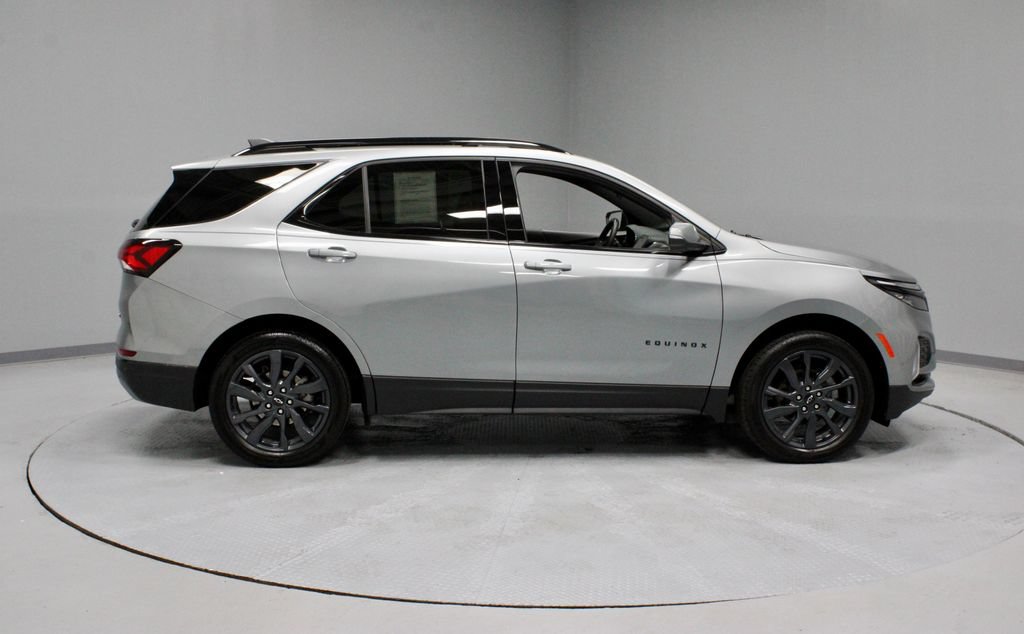 Used 2024 Chevrolet Equinox RS w/ RS Leather Package AWD/4WD image 11