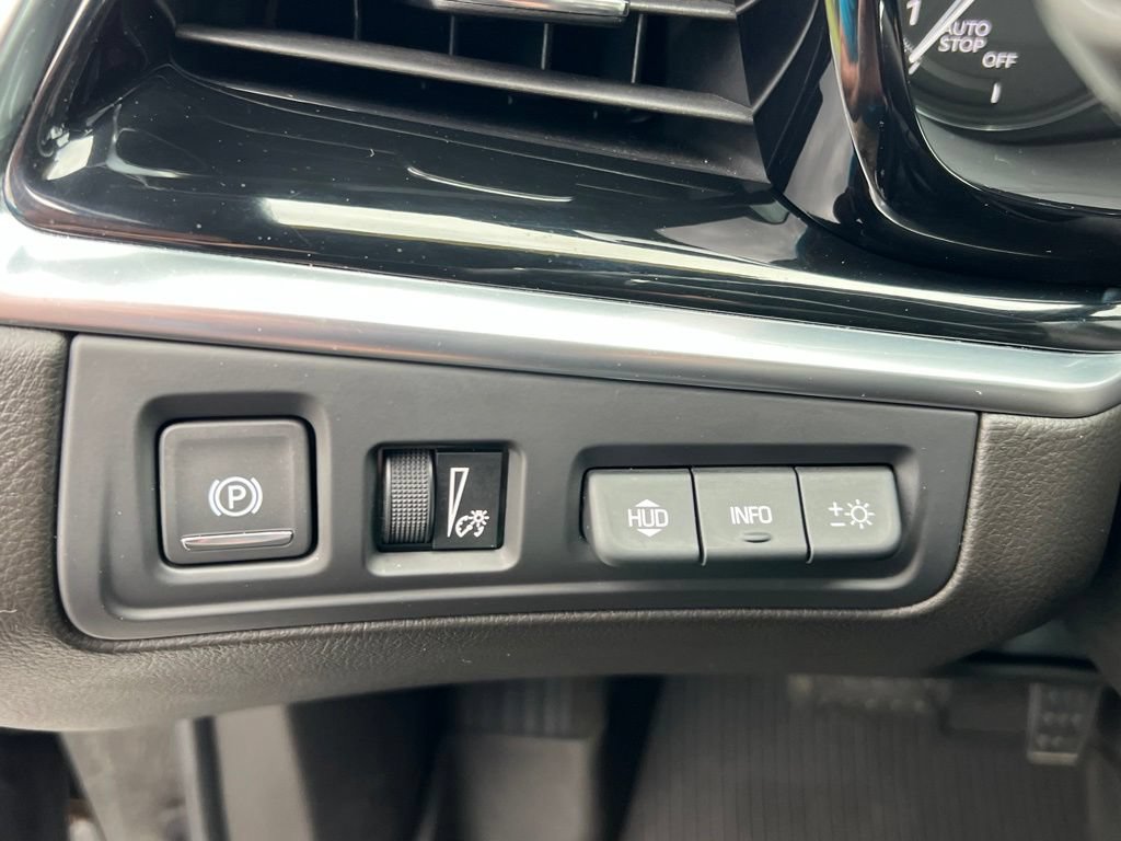 Used 2024 Cadillac XT6 Premium Luxury w/ Technology Package AWD/4WD image 11