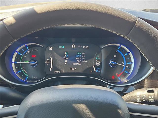 Used 2023 Chrysler Pacifica Limited FWD image 7