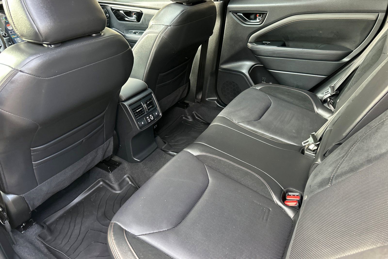 Used 2025 Subaru Forester Touring image 14