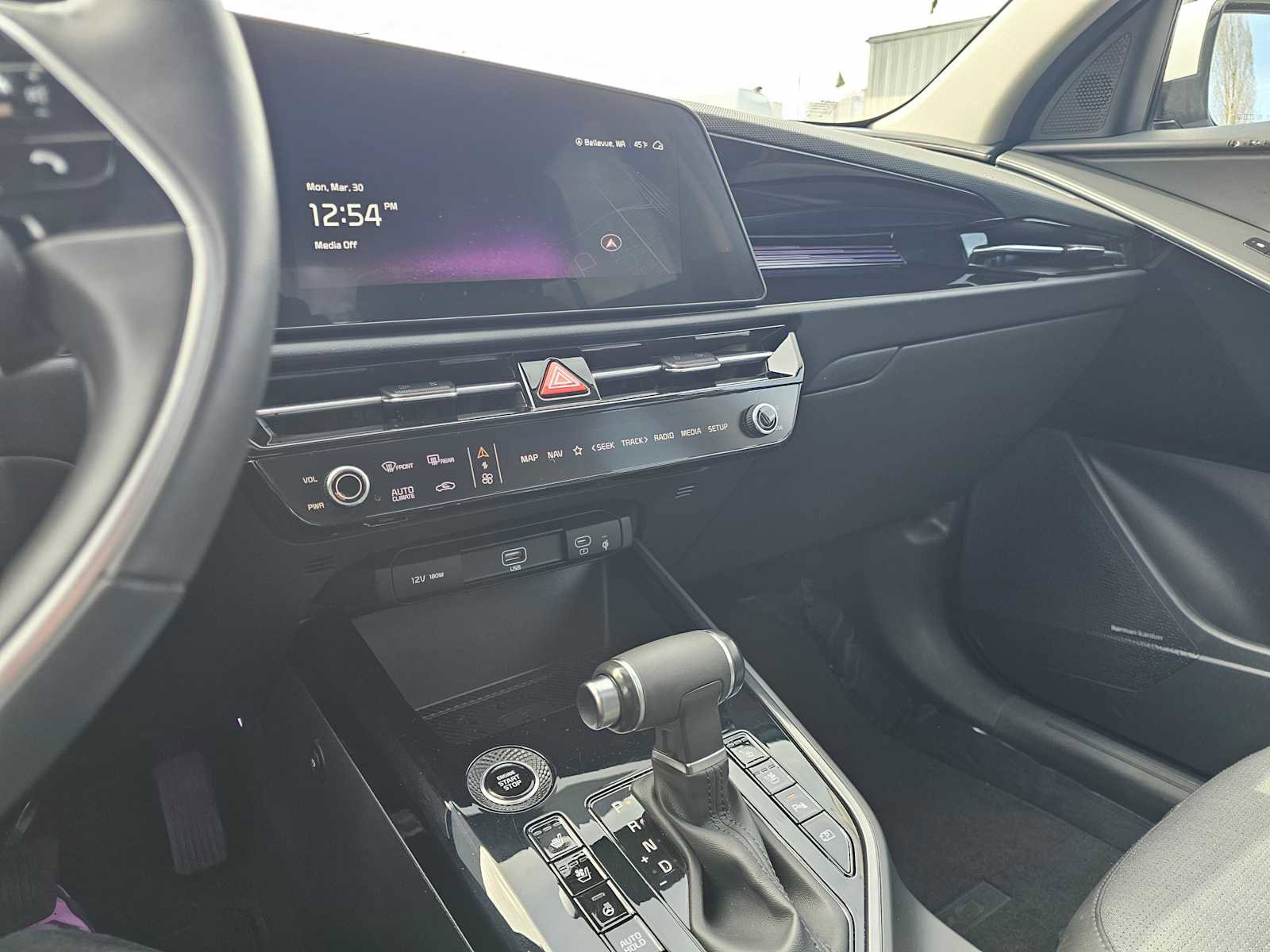 Used 2023 Kia Niro SX image 30