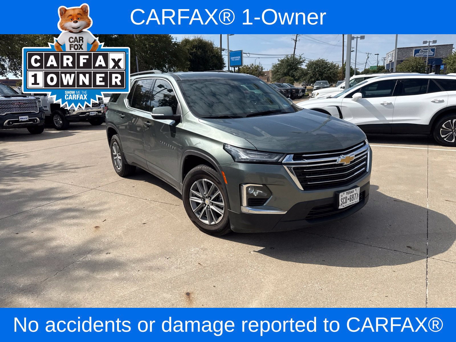 Used 2023 Chevrolet Traverse LT FWD image 2