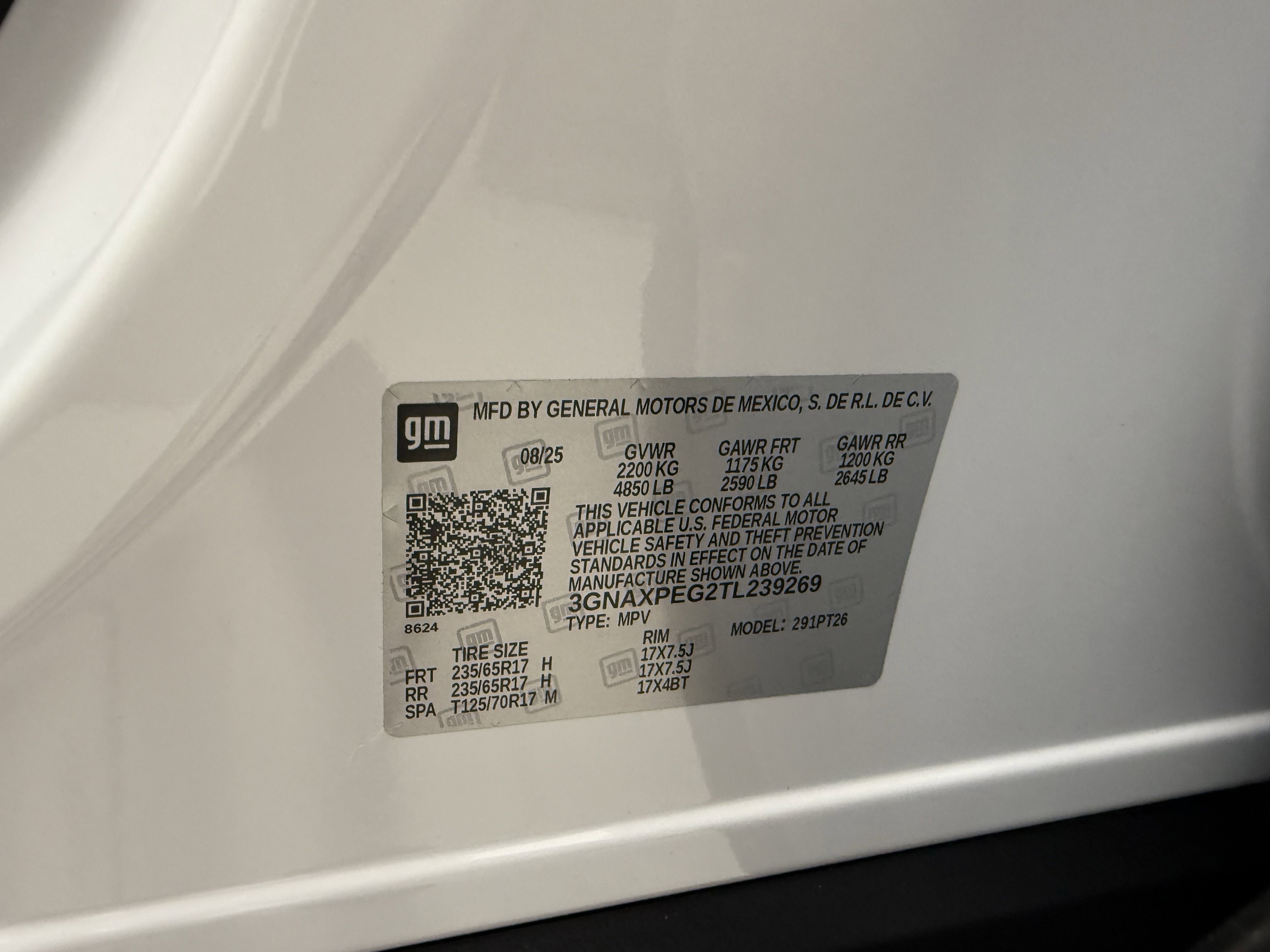 Used 2026 Chevrolet Equinox LT AWD/4WD image 25