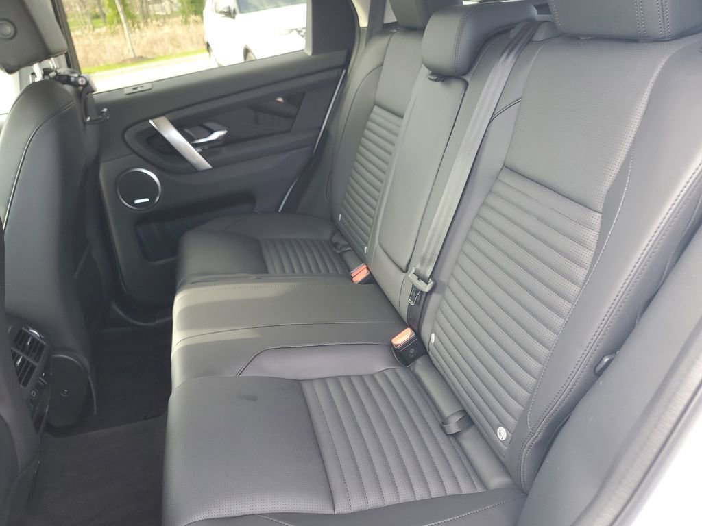 Used 2025 Land Rover Discovery Sport S image 37