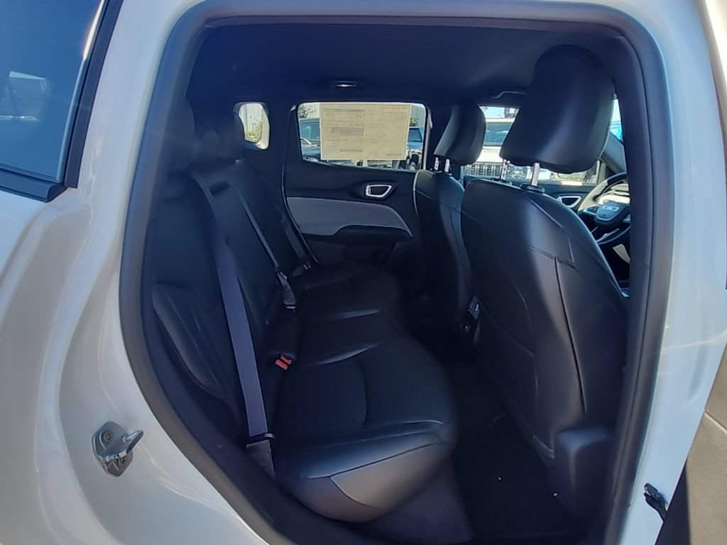 New 2026 Jeep Compass Latitude AWD/4WD image 23