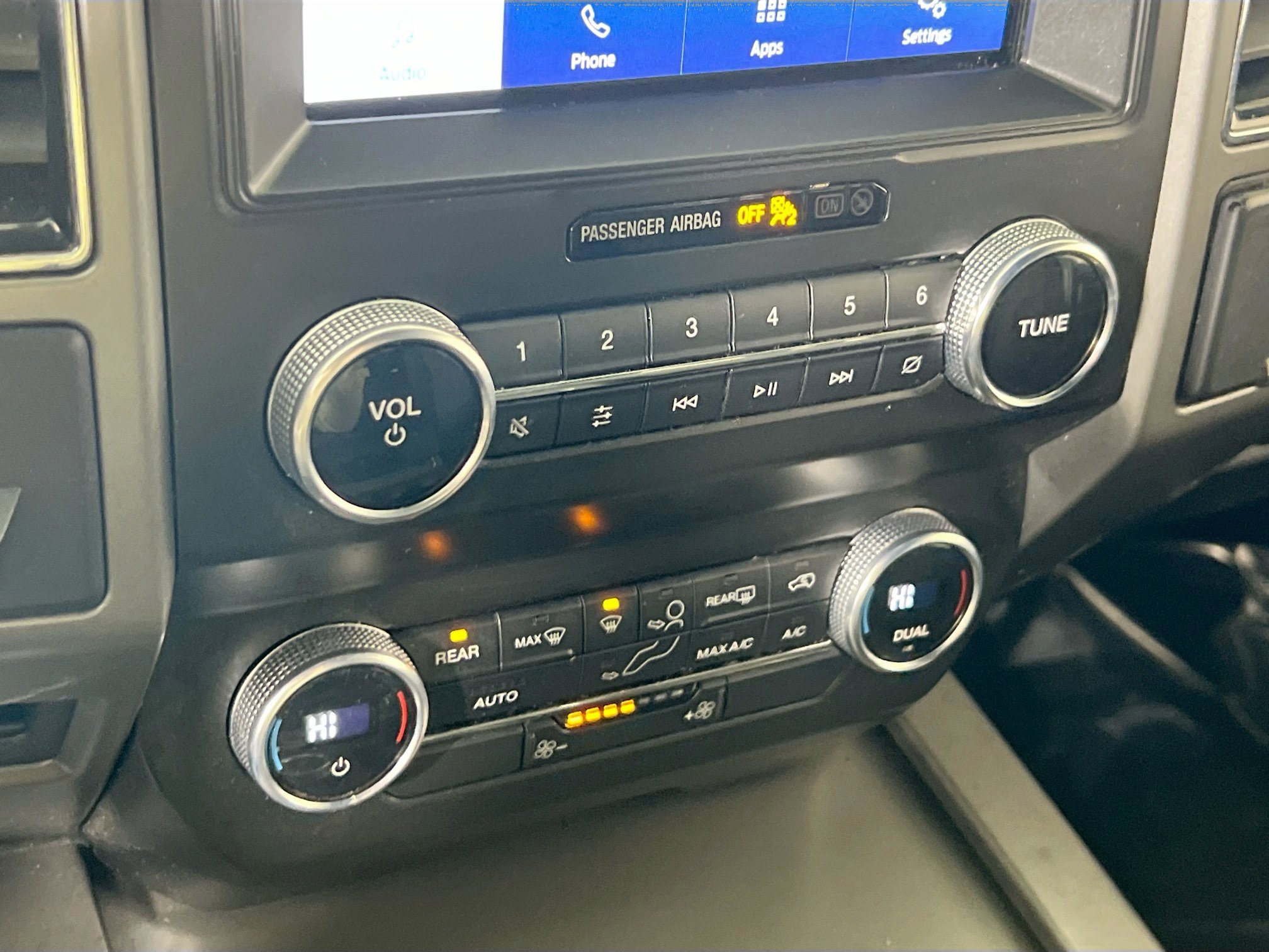 Used 2021 Ford Expedition XLT image 15