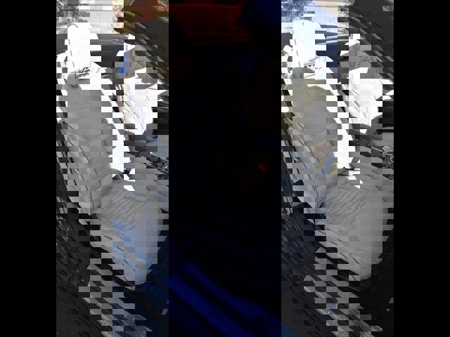 Used 2015 Mercedes-Benz SL 550 w/ Driver Assistance Package image 43