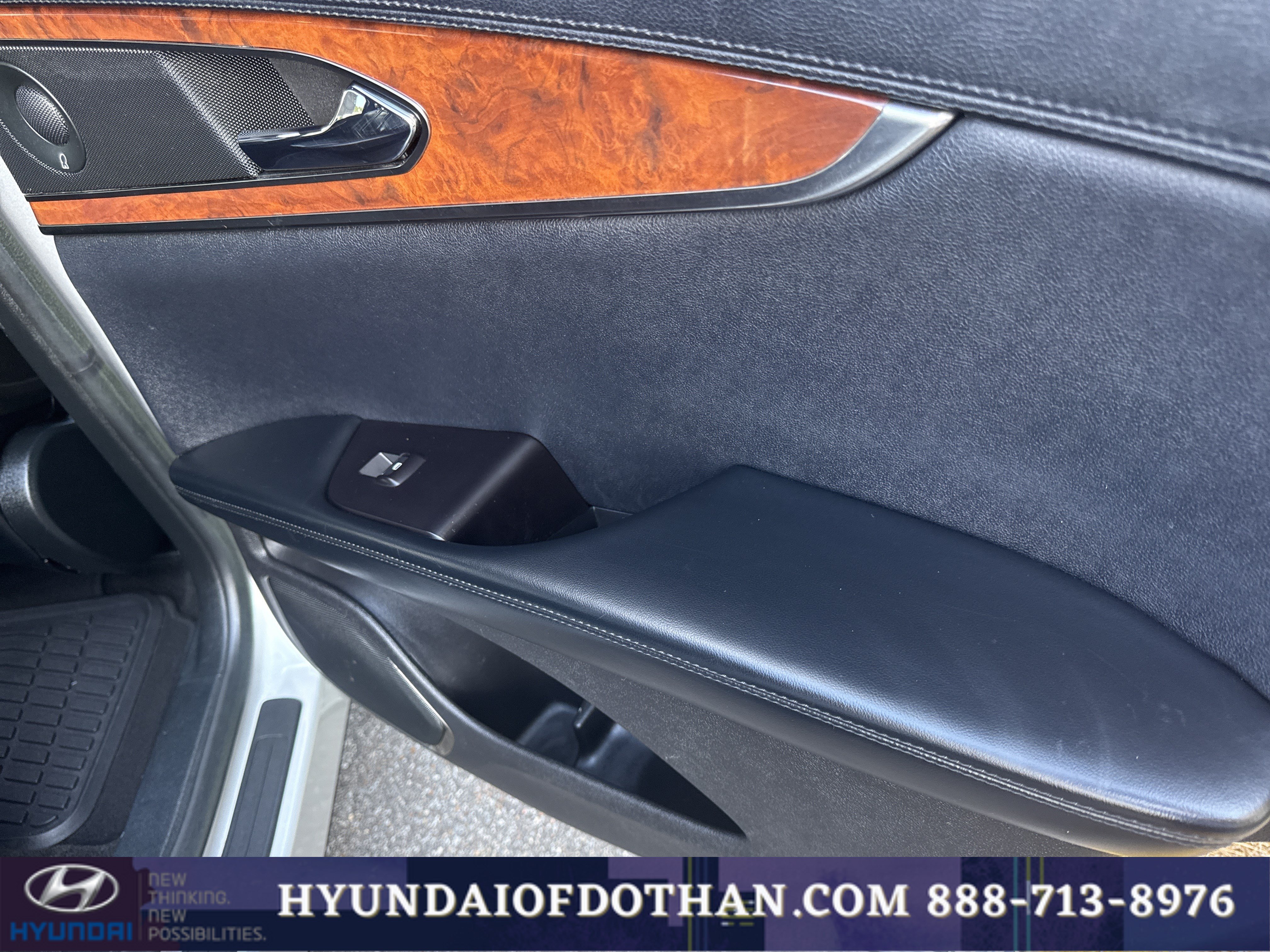Used 2018 Lincoln MKX Select w/ Select Plus Package FWD image 15