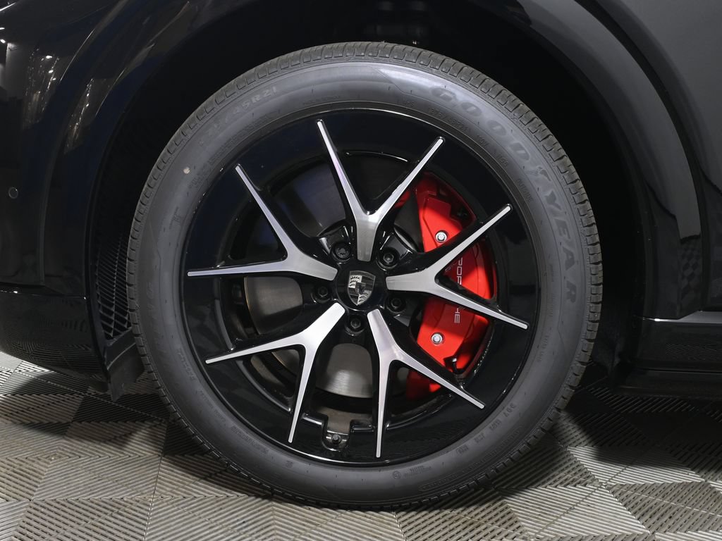 New 2026 Porsche Cayenne Turbo AWD/4WD image 12