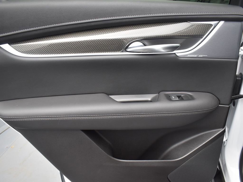 Used 2022 Cadillac XT5 Sportv w/ LPO, ONYX Package image 27