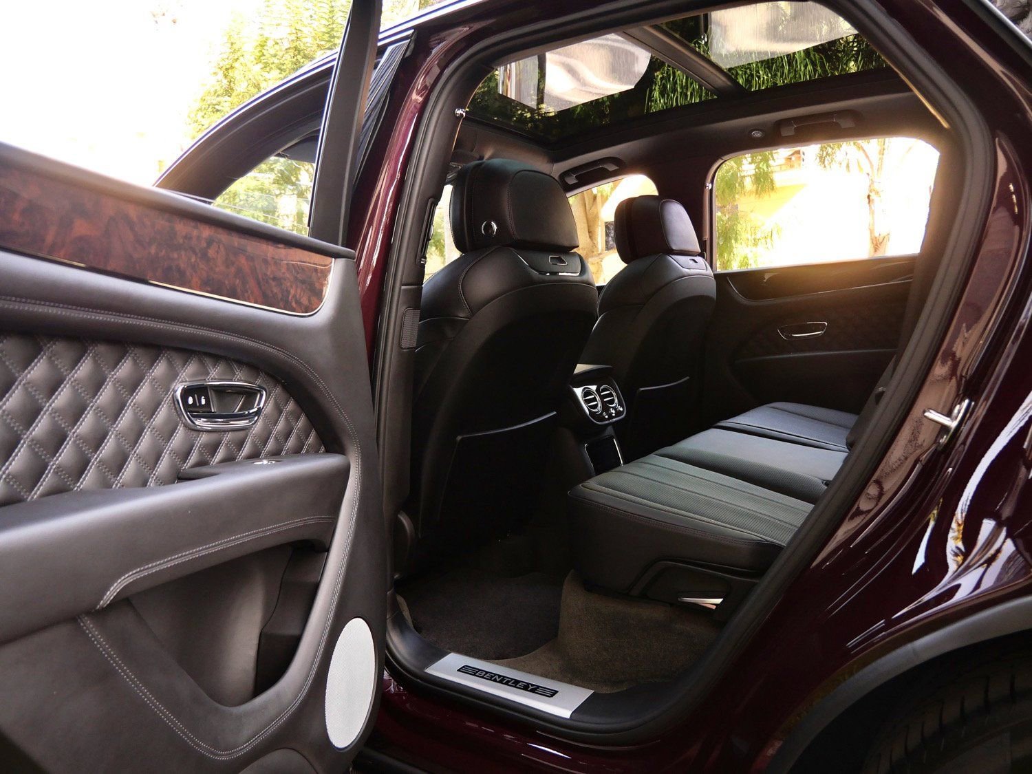 Used 2022 Bentley Bentayga image 21