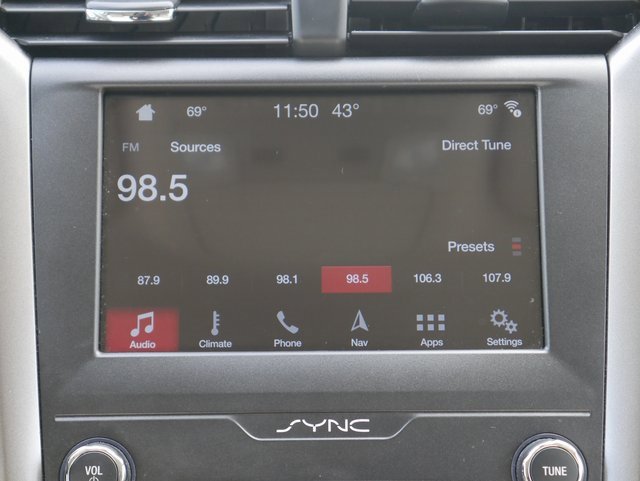 Used 2019 Ford Fusion SE image 16