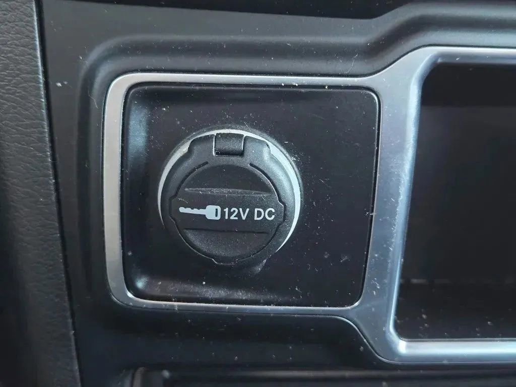 Used 2023 Jeep Wrangler Sport image 21