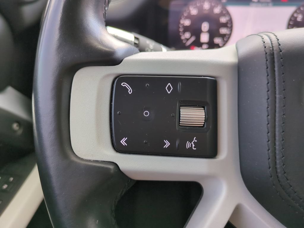 Used 2020 Land Rover Defender 110 HSE AWD/4WD image 28
