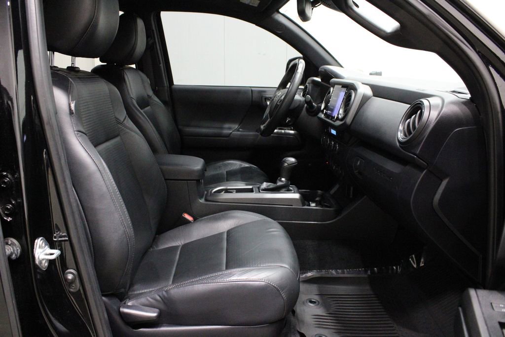 Used 2021 Toyota Tacoma TRD Sport w/ TRD Premium Sport Package image 18