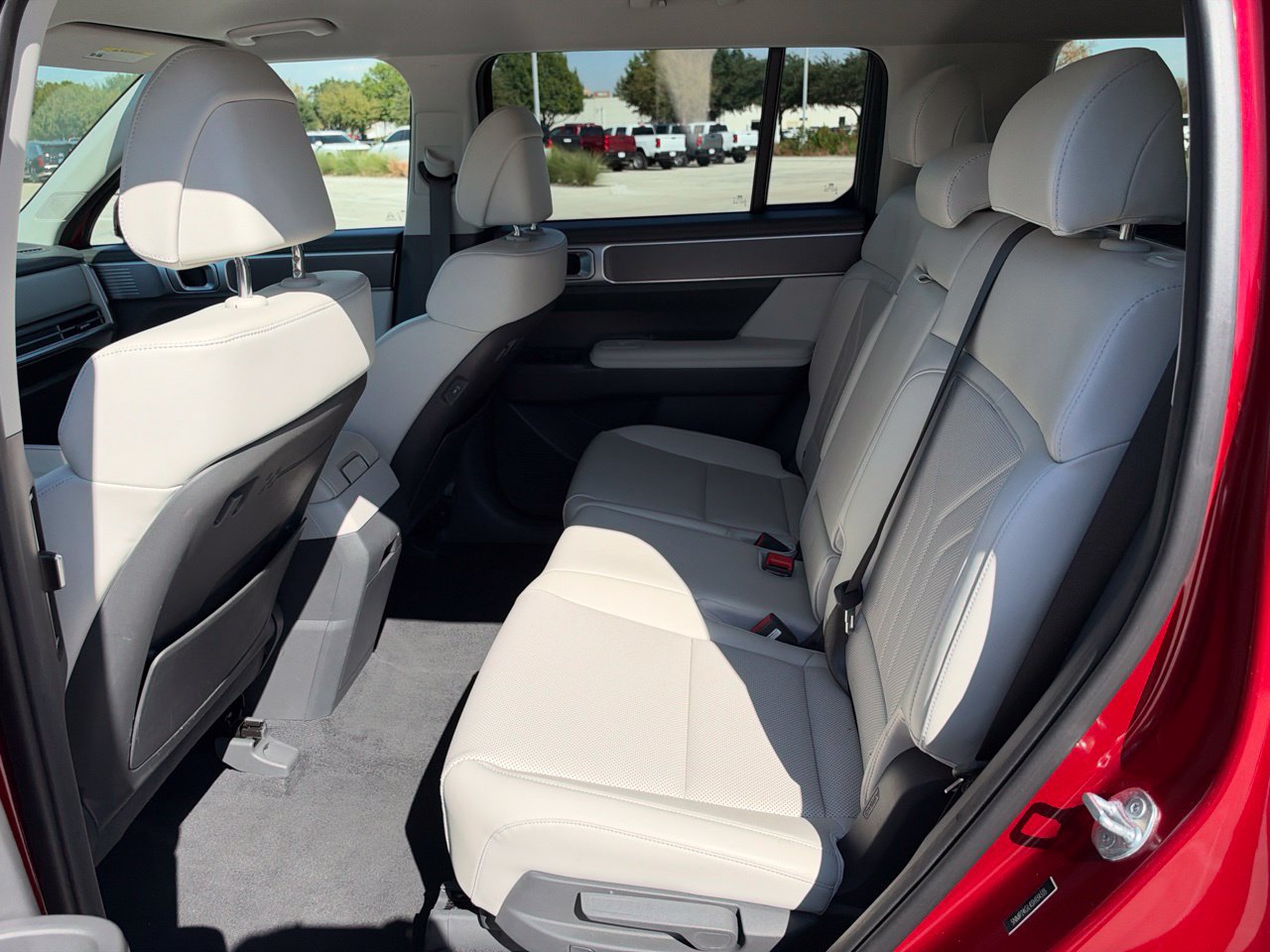 Used 2025 Hyundai Santa Fe SEL FWD image 11