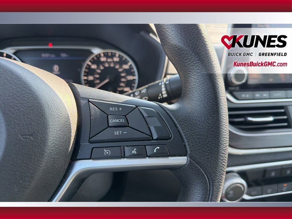 Used 2024 Nissan Altima 2.5 SV FWD image 18