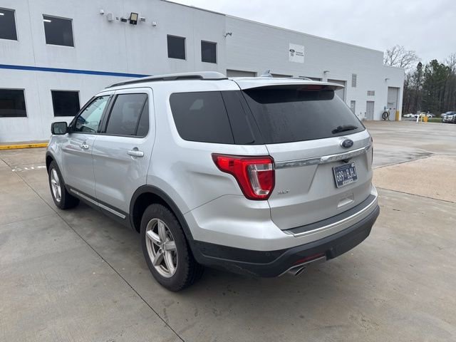 Used 2018 Ford Explorer XLT w/ Equipment Group 202A image 8