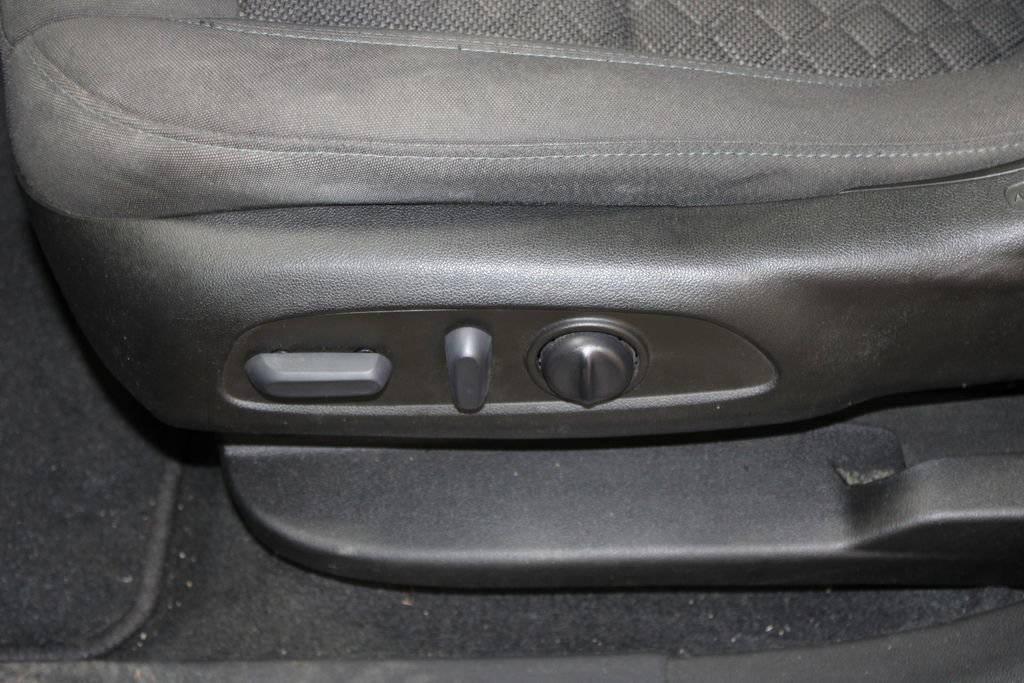 Used 2022 Chevrolet Blazer LT image 32
