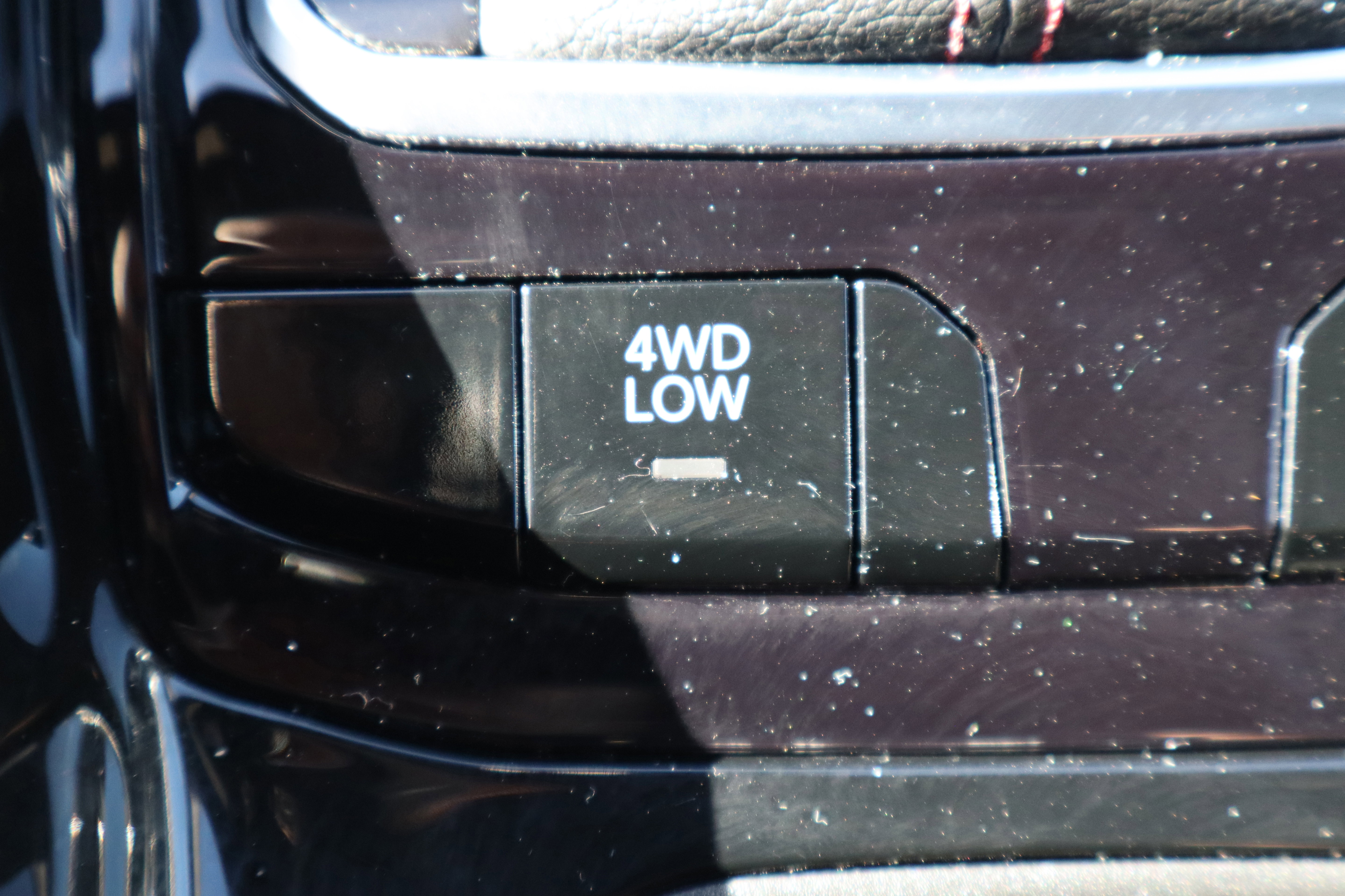 Used 2024 Jeep Compass Trailhawk w/ Trailhawk Convenience Group image 24