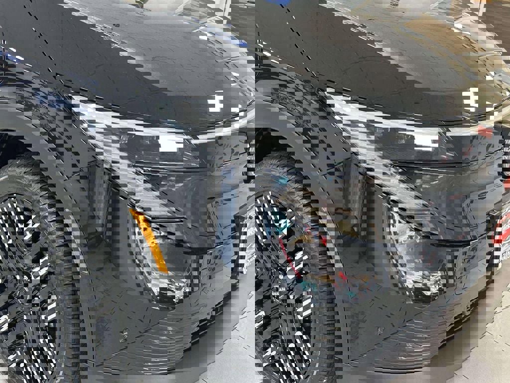 New 2026 Nissan Leaf Platinum+ w/ Floor Mat Package (Platinum+) image 8