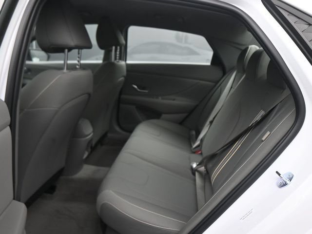 Certified 2025 Hyundai Elantra SEL FWD image 15