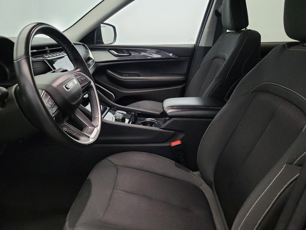 Used 2022 Jeep Grand Cherokee L Laredo w/ Luxury Tech Group I AWD/4WD image 17
