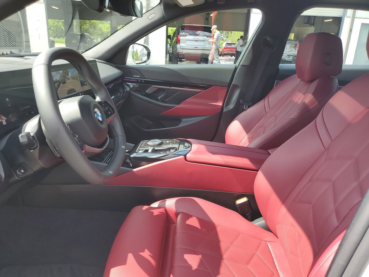 Used 2026 BMW 530i RWD image 18