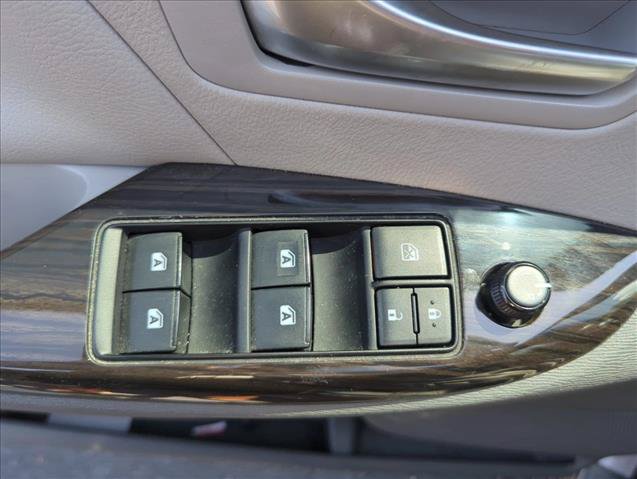 Used 2015 Toyota Sienna XLE Premium FWD image 10