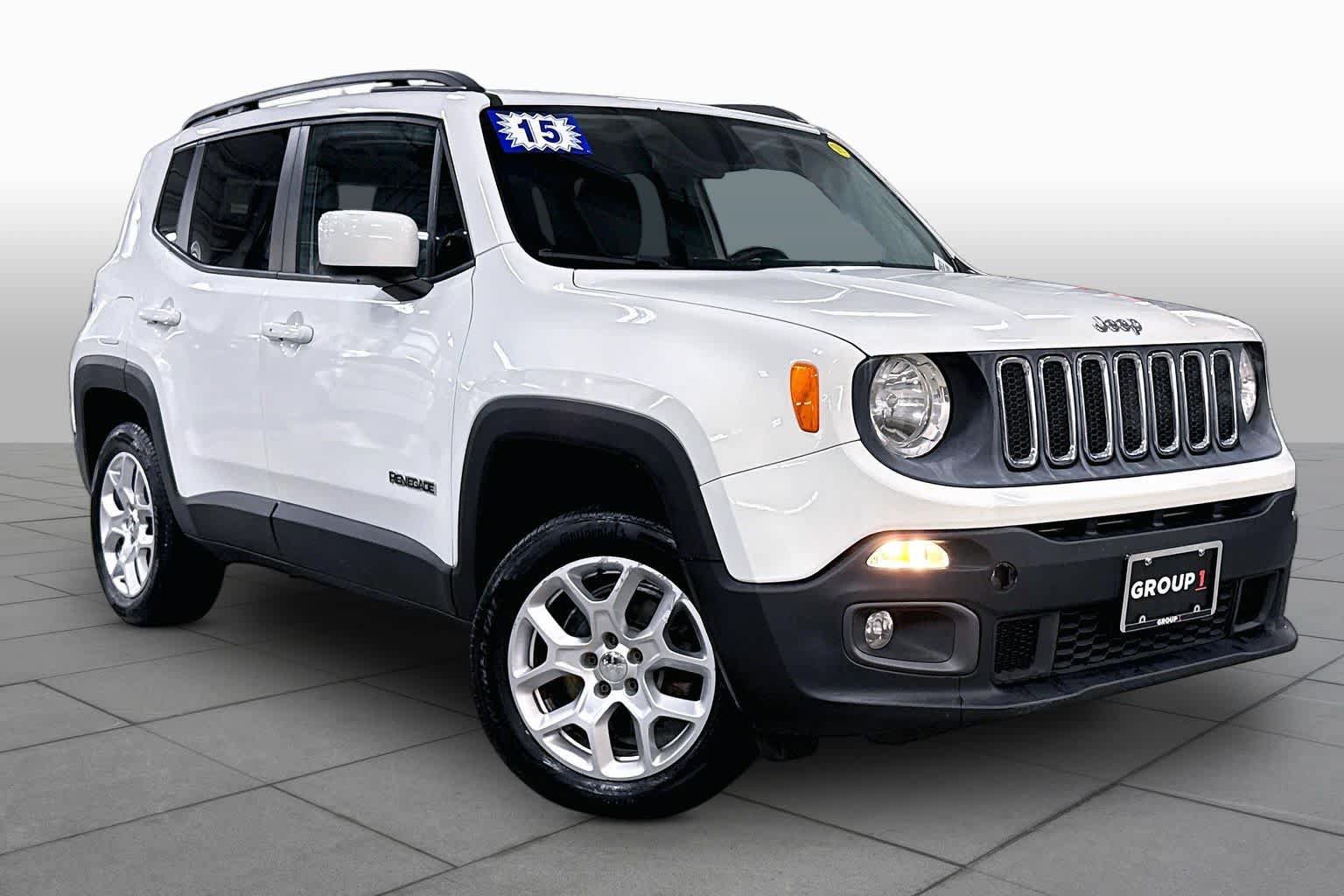 Used 2015 Jeep Renegade Latitude w/ Cold Weather Group II AWD/4WD image 3