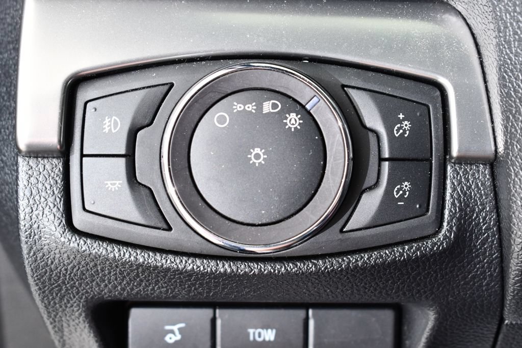 Used 2019 Ford Explorer XLT w/ Equipment Group 202A AWD/4WD image 30