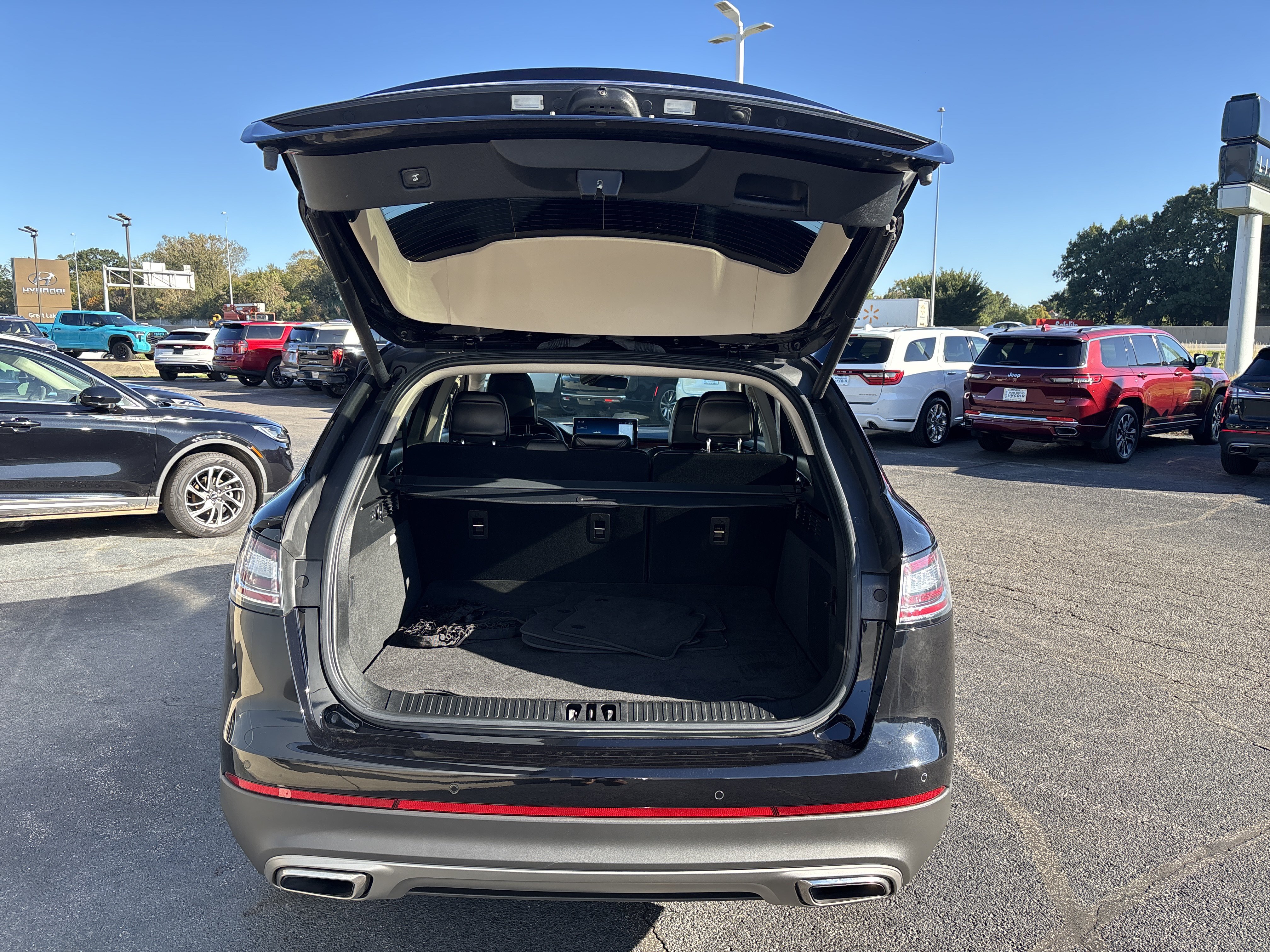 Certified 2023 Lincoln Nautilus Reserve w/ Equipment Group 202A AWD/4WD image 10
