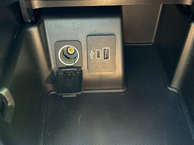 Used 2025 Ford Explorer Active RWD image 27