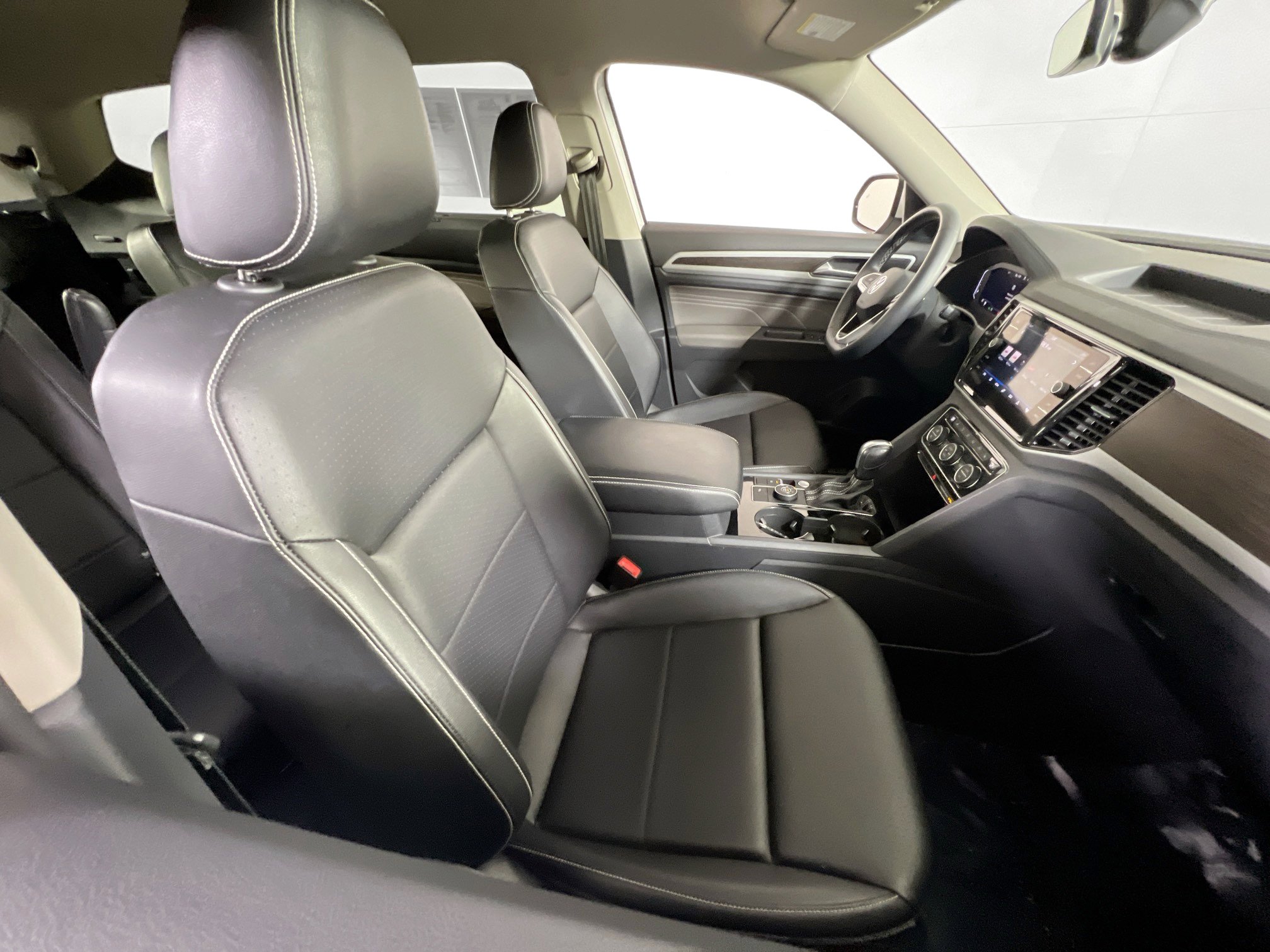 Used 2023 Volkswagen Atlas SE image 27