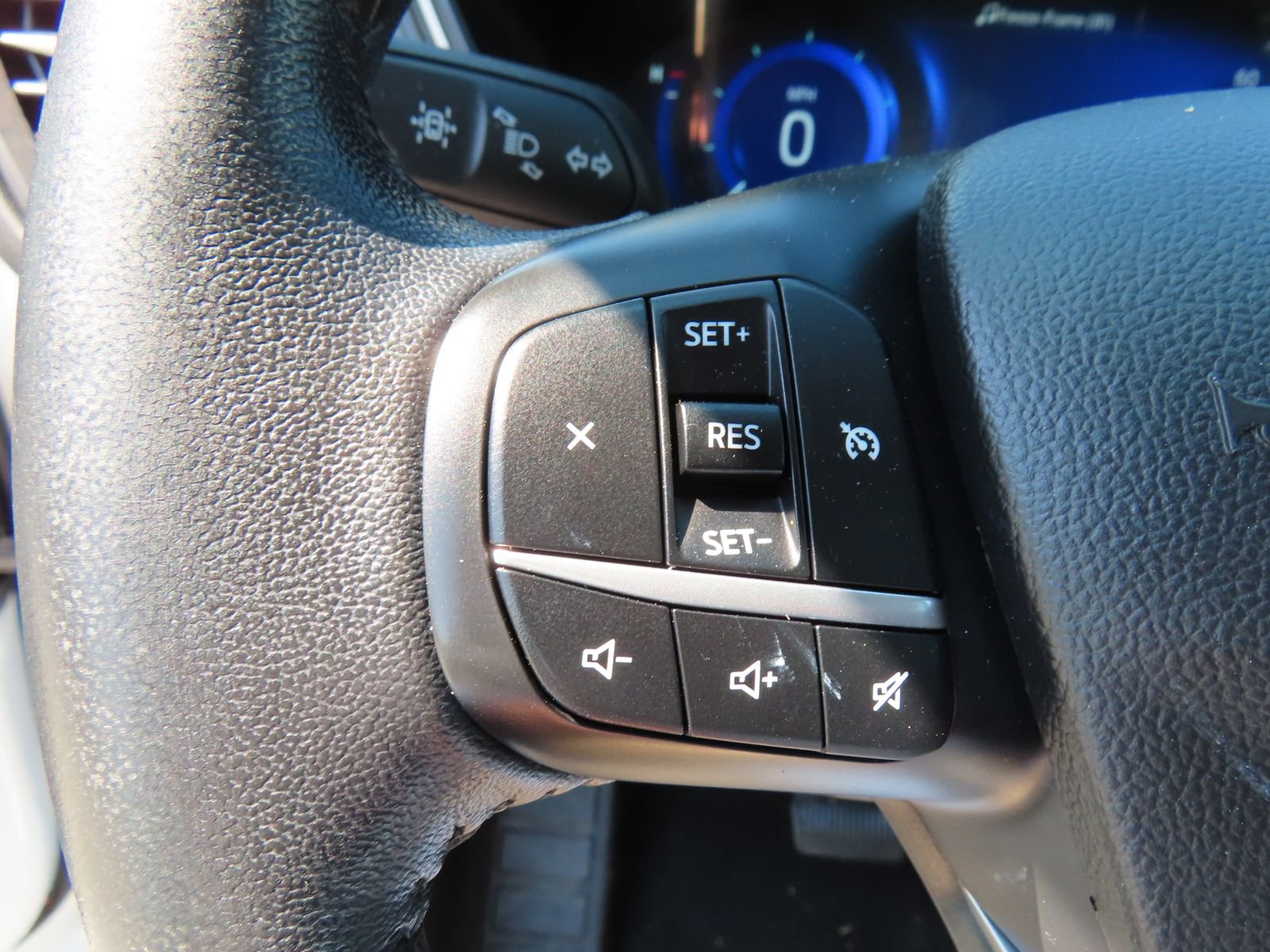 Used 2020 Ford Escape SE Sport image 19