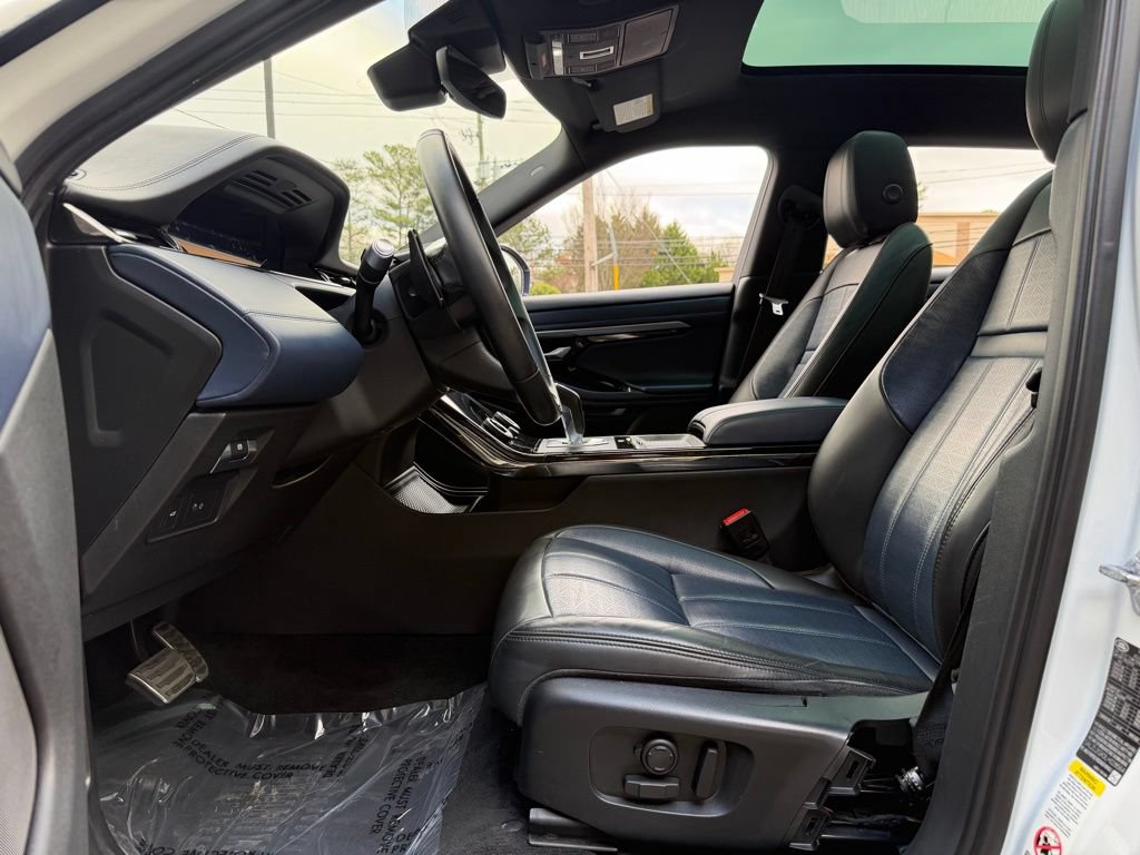 Used 2020 Land Rover Range Rover Evoque R-Dynamic SE AWD/4WD image 25