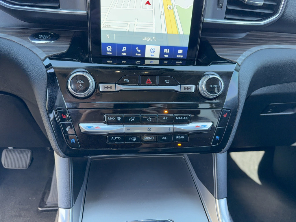 Certified 2022 Ford Explorer Limited w/ Limited Technology Package RWD image 23