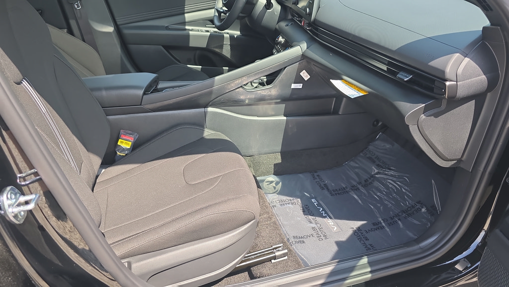 New 2026 Hyundai Elantra SEL Sport Premium FWD image 13