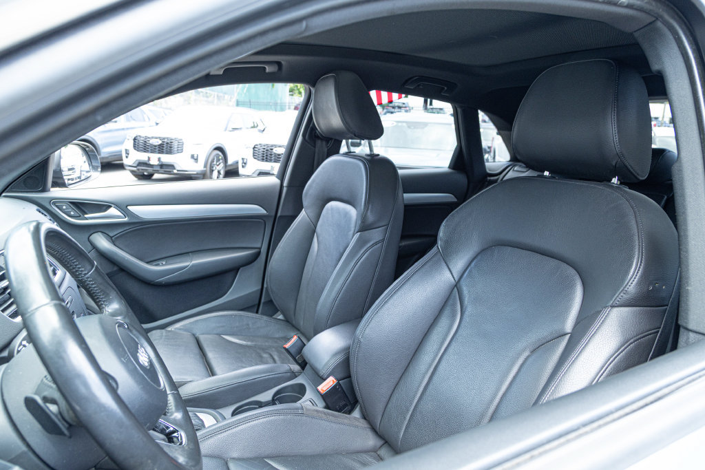 Used 2018 Audi Q3 2.0T Premium w/ Convenience Package AWD/4WD image 13