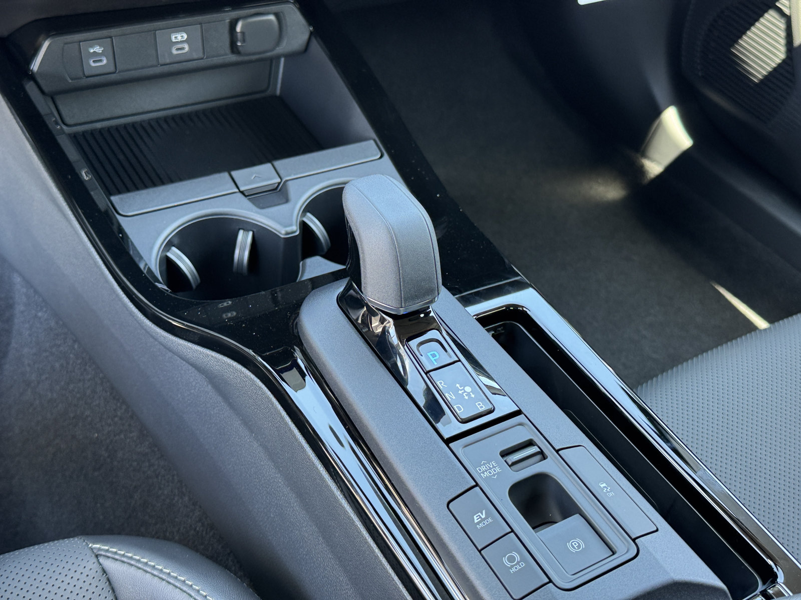 New 2027 Toyota Prius Limited FWD image 19