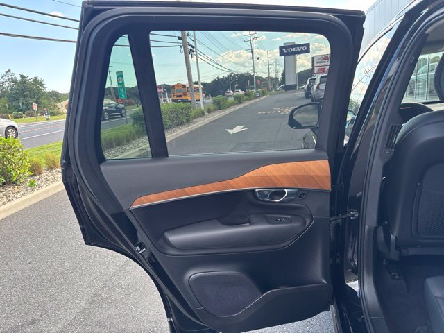 Certified 2025 Volvo XC90 T8 Plus AWD/4WD image 16