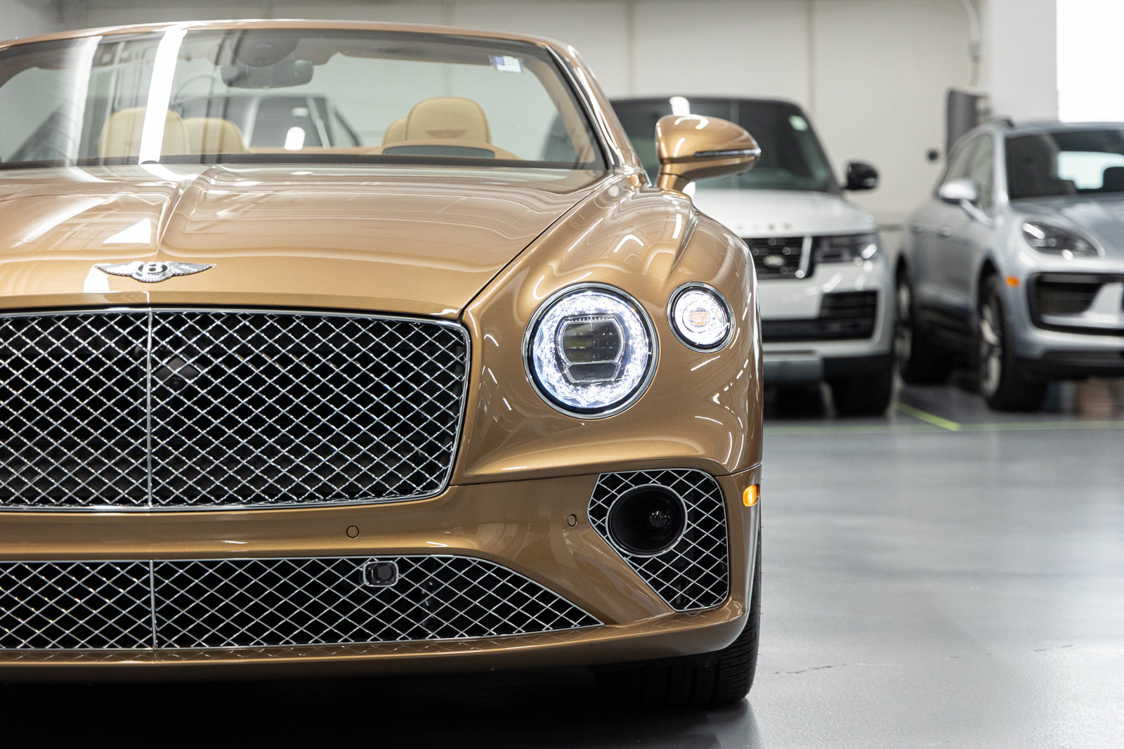 Used 2023 Bentley Continental GT Azure AWD/4WD image 12
