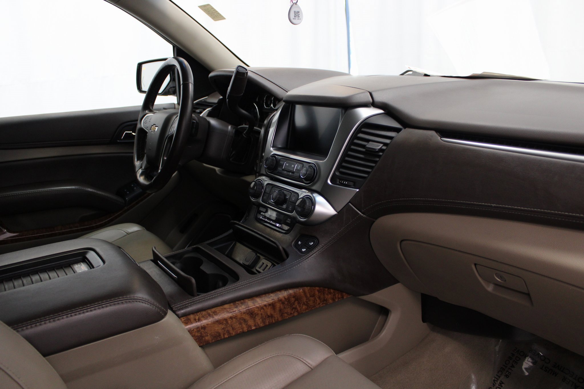 Used 2020 Chevrolet Suburban Premier image 21