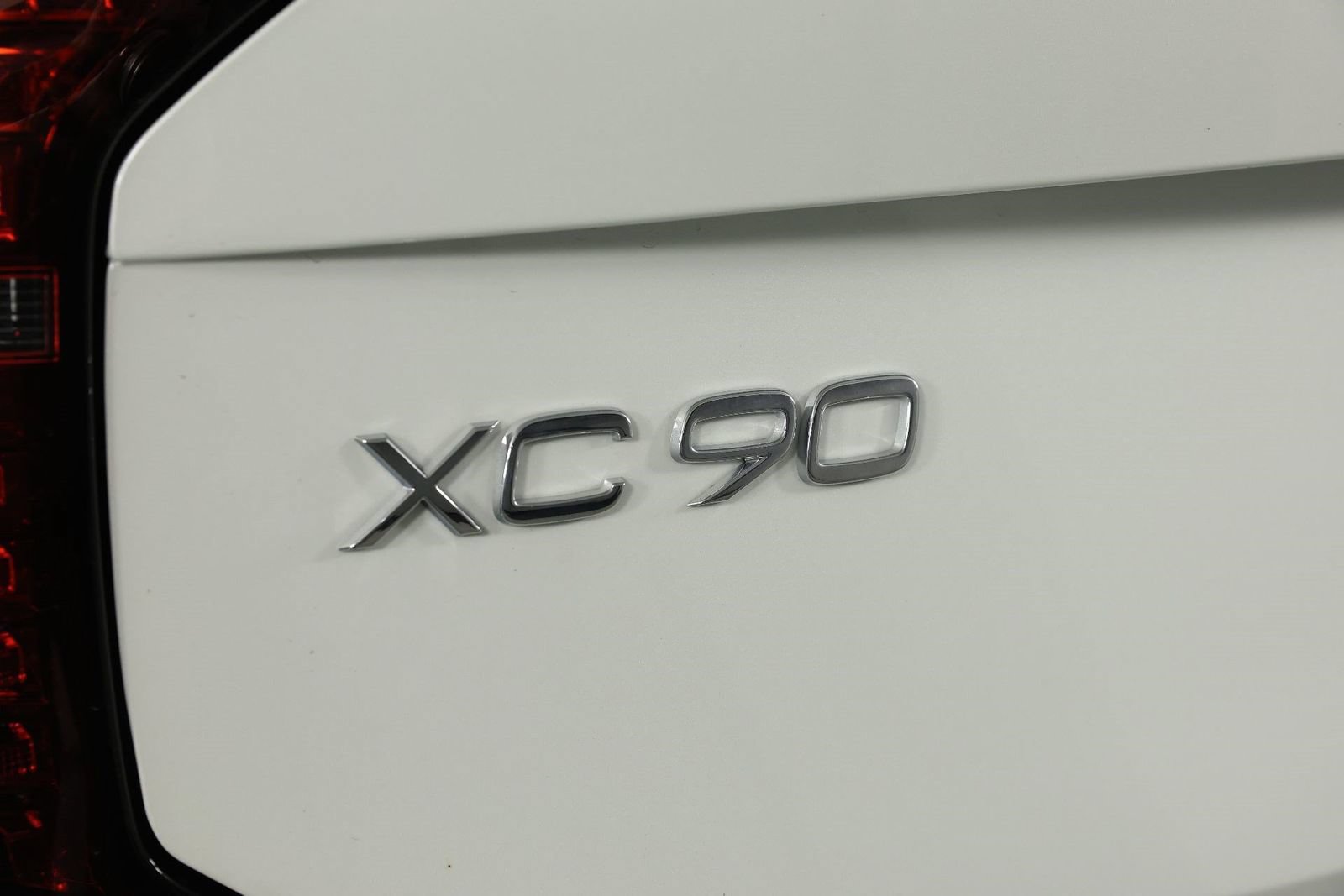 New 2026 Volvo XC90 T8 Plus w/ Protection Package AWD/4WD image 16