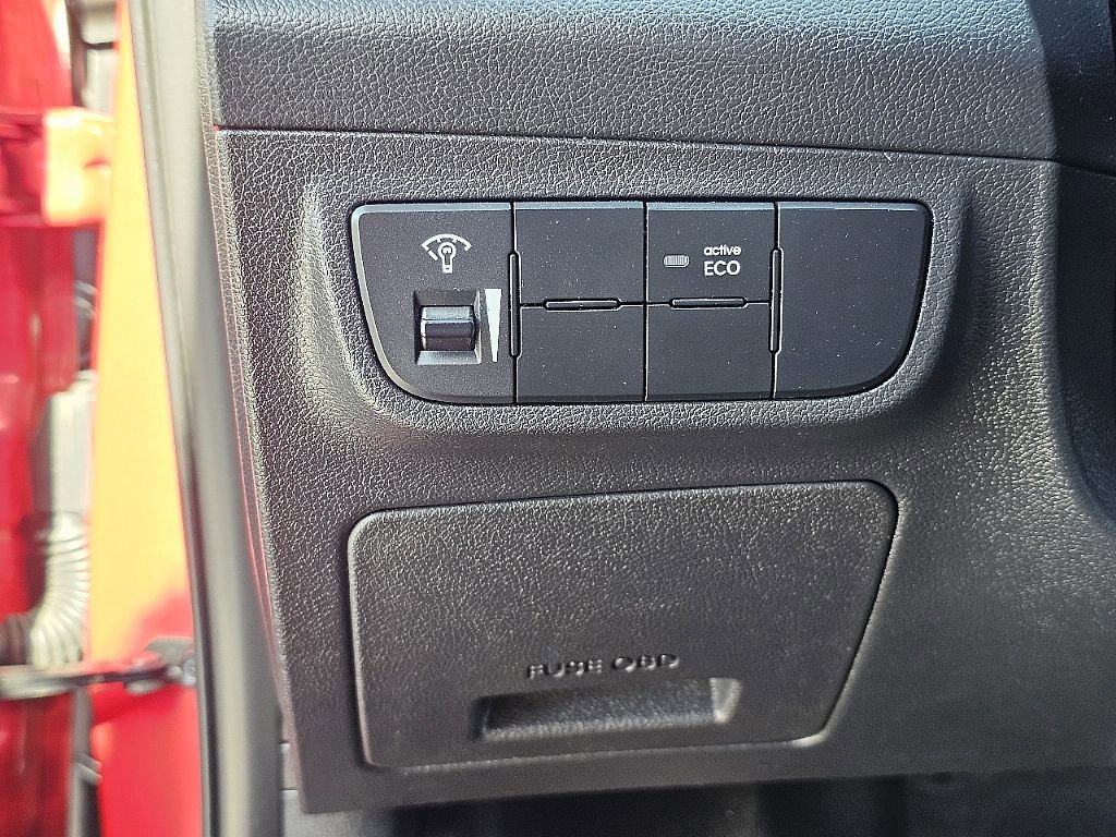 Used 2016 Hyundai Veloster Turbo image 27