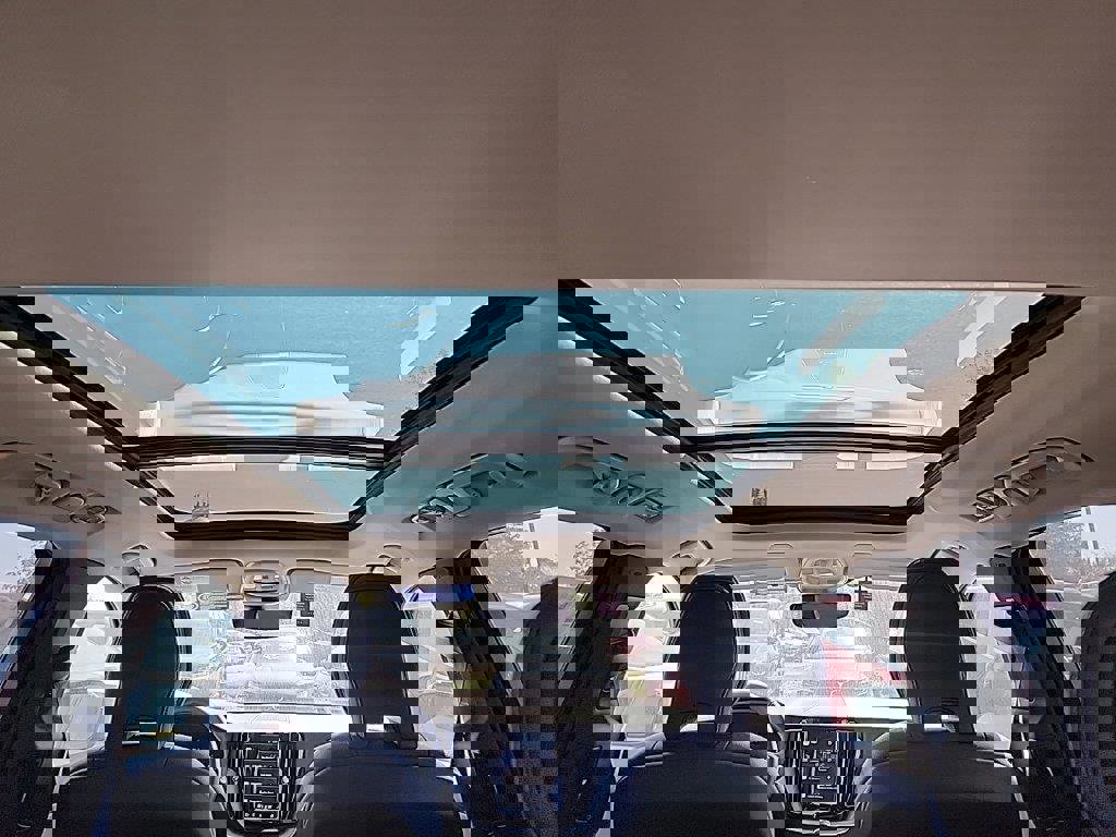 Used 2025 Volvo XC60 B5 Plus w/ Protection Package Premier image 3