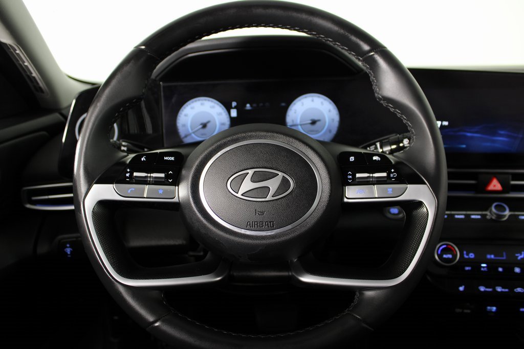 Certified 2025 Hyundai Elantra Limited image 20