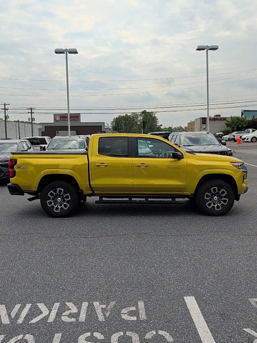 Used 2023 Chevrolet Colorado Z71 w/ Z71 Convenience Package 2 AWD/4WD image 4